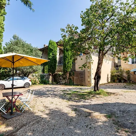 Les Logis De La Tourelle Bed and breakfast