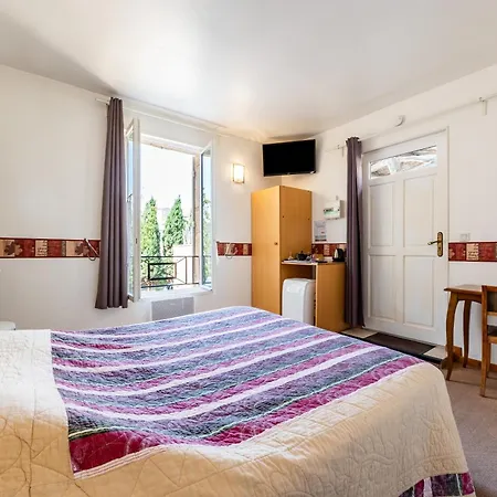 Les Logis De La Tourelle Bed and breakfast