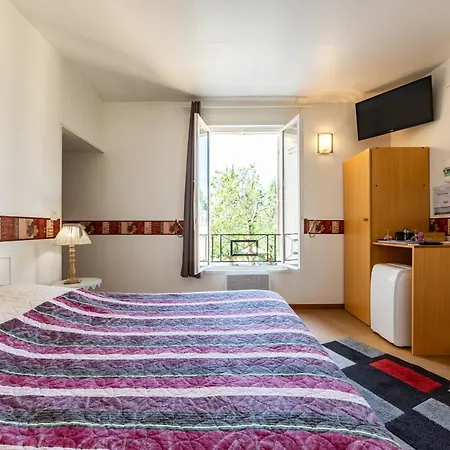 Les Logis De La Tourelle Bed and breakfast