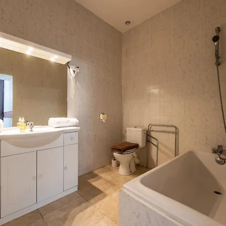 Les Logis De La Tourelle Bed and breakfast 3*